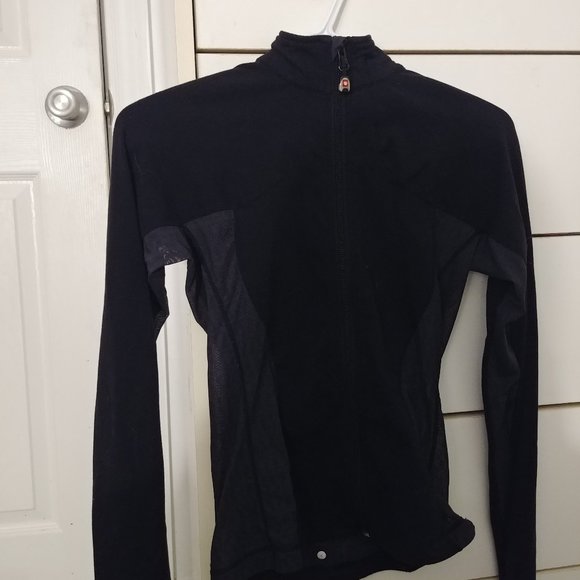 Box of size small shirts - Picture 1 of 16